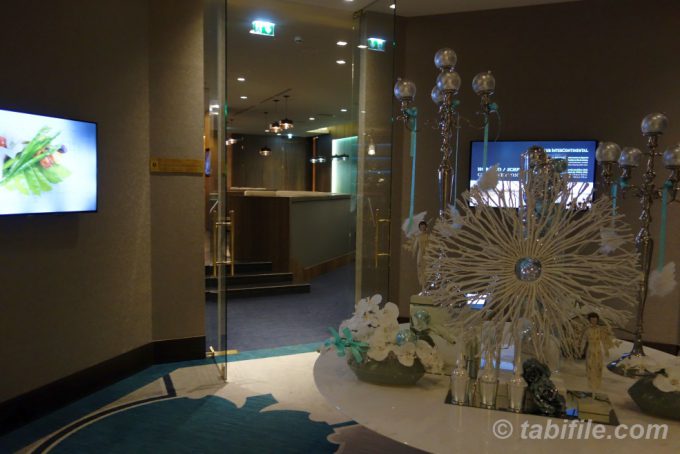CLUB LOUNGE